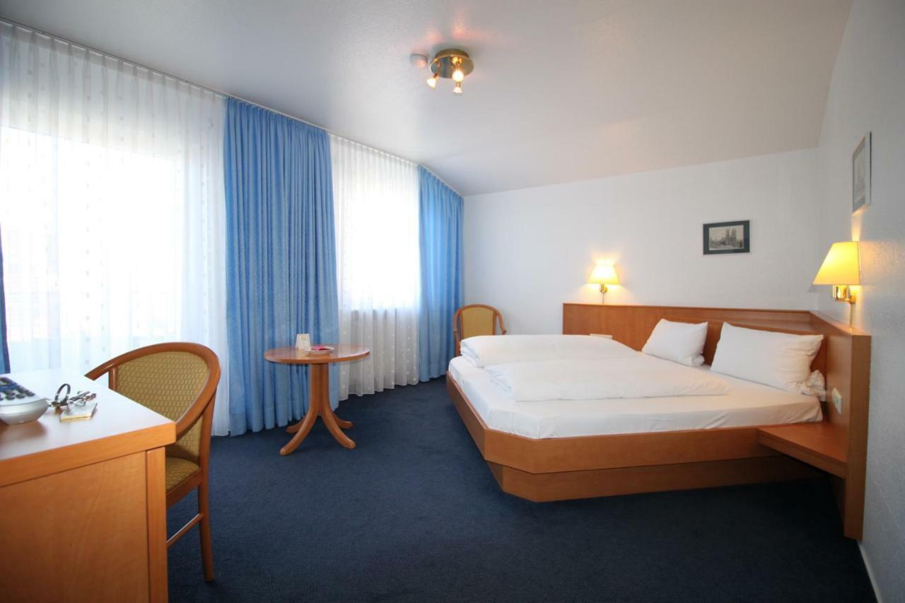 Hotel Garni Eden Meersburg Exteriör bild